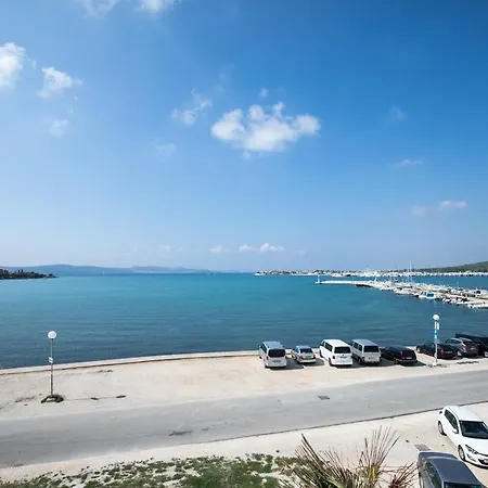 Apartamento Renjak Sukošan