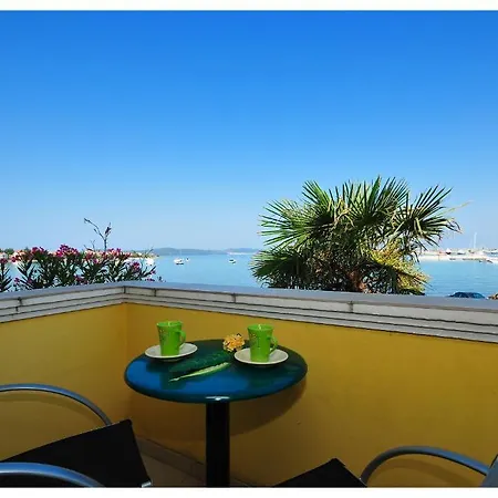 Renjak Апартаменты Сукошан