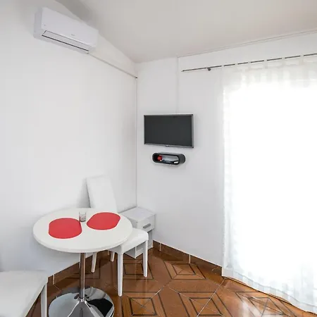 Renjak Apartment
