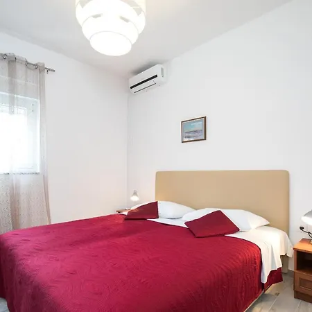 Renjak Apartment *
