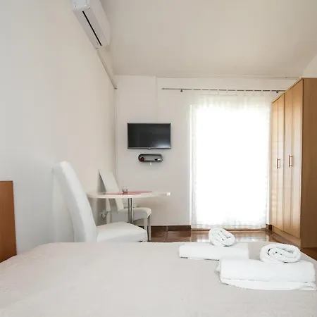 Renjak Apartment *