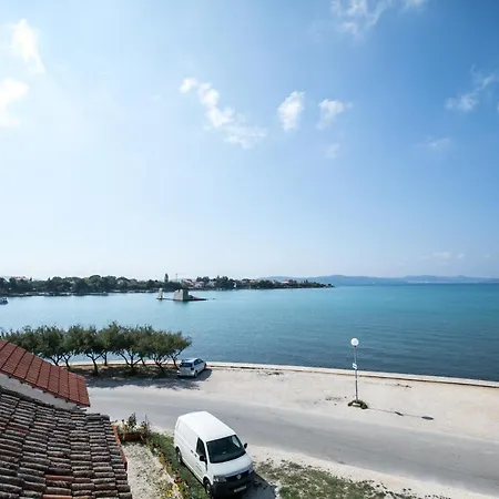 伦贾克公寓 公寓 Sukošan